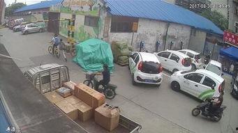 楼下吃瓜群众被抓,揭秘背后真相